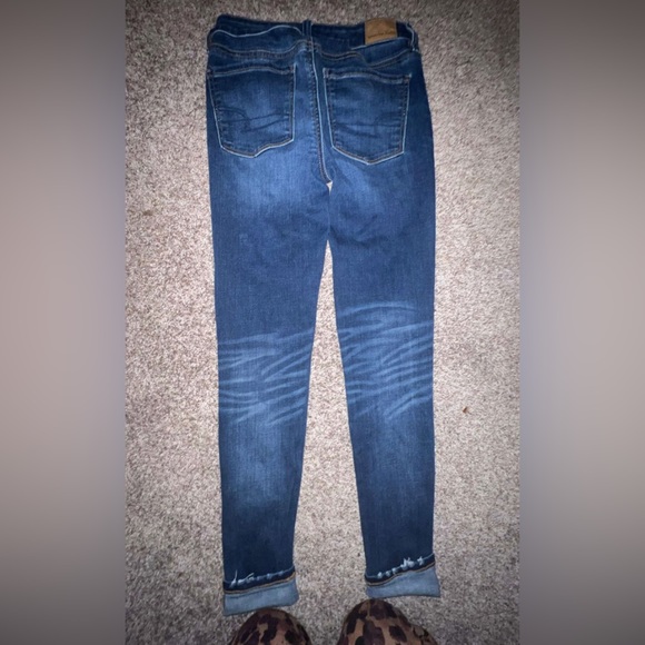 size 2 fit kinda big American eagle jeans - Picture 2 of 2